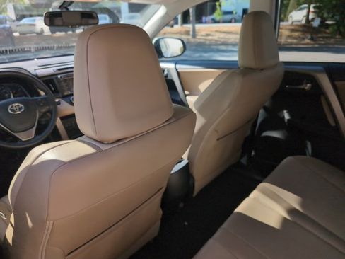Used 2015 Toyota RAV4 Limited image 18