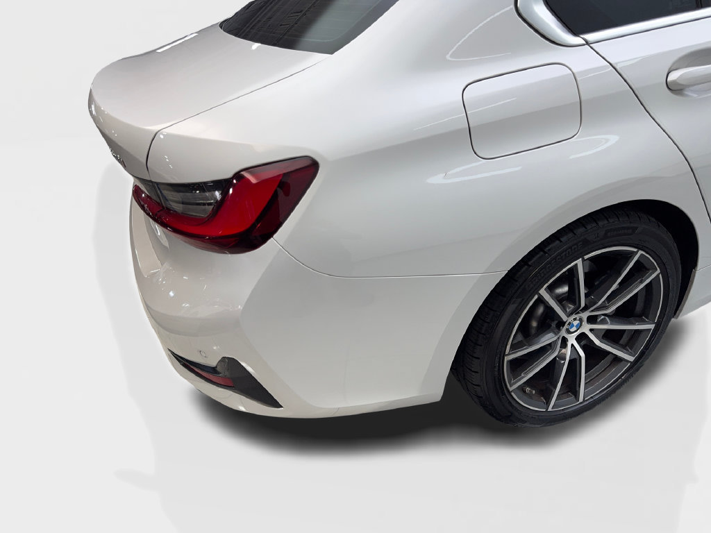 Used 2022 BMW 330i Sedan w/ Driving Assistance Package RWD image 20
