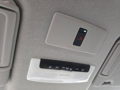 Used 2024 Nissan Kicks SV image 39