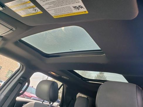 Used 2015 Ford Explorer XLT w/ Equipment Group 202A image 18