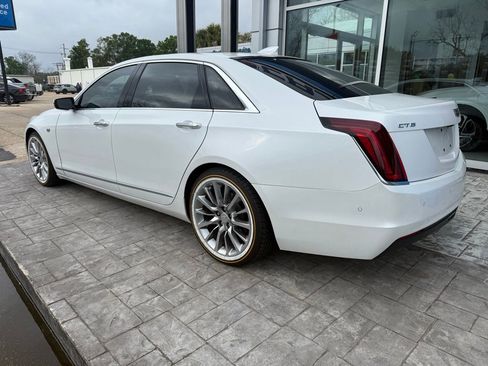 Used 2017 Cadillac CT6 Luxury image 2