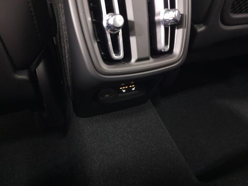 Used 2023 Volvo XC40 B5 Plus w/ Protection Package Premier AWD/4WD image 30