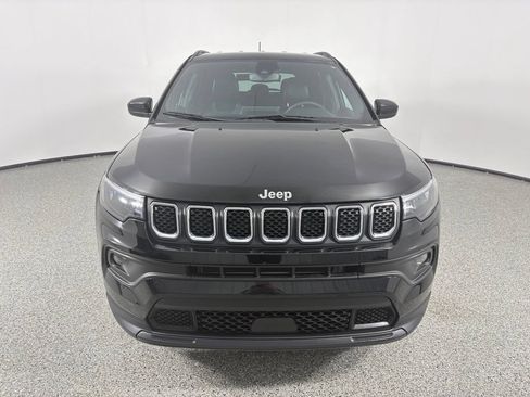 Used 2023 Jeep Compass Latitude AWD/4WD image 10
