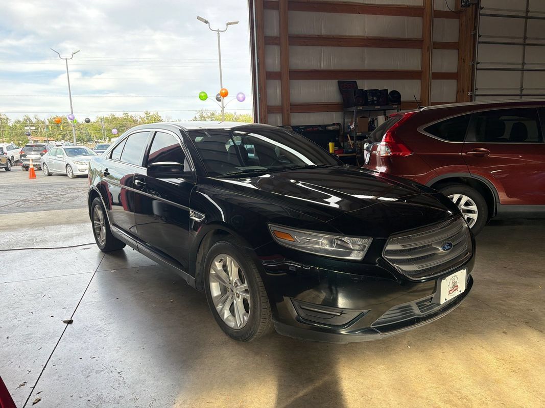 Used 2014 Ford Taurus SEL w/ Equipment Group 201A FWD image 6