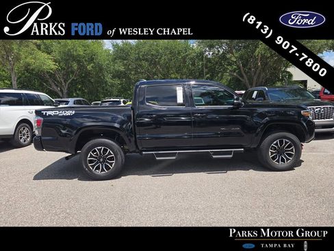 Used 2023 Toyota Tacoma TRD Sport w/ Technology Package AWD/4WD image 3