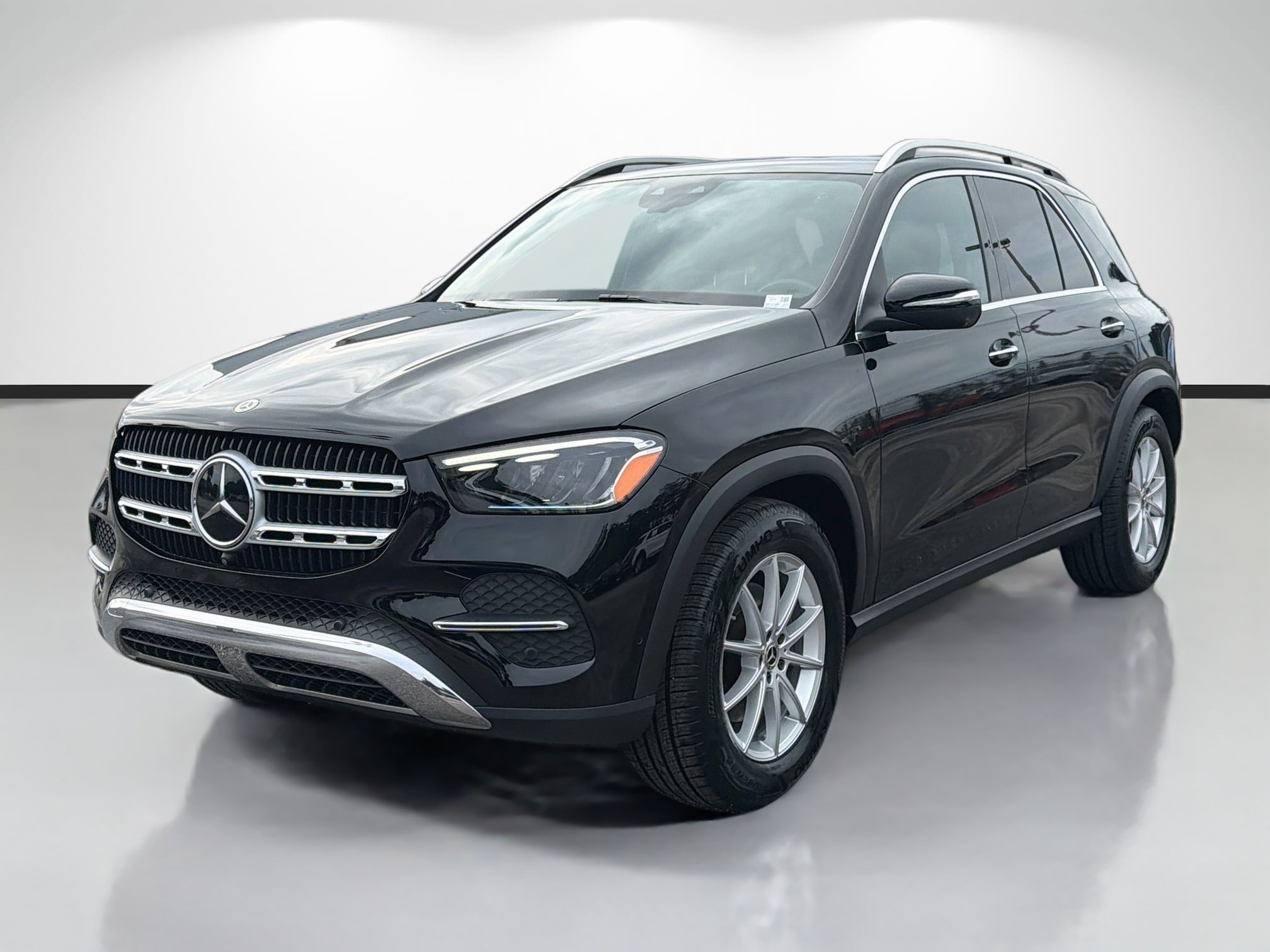 Used 2025 Mercedes-Benz GLE 350 4MATIC w/ Driver Assistance Package image 7