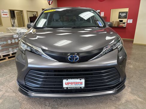Used 2023 Toyota Sienna LE FWD image 18