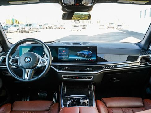 New 2025 BMW X7 M60i image 12