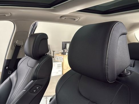 Used 2021 Genesis GV80 2.5T w/ Advanced Package 03 image 13