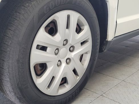 Used 2018 Dodge Journey SE FWD image 31