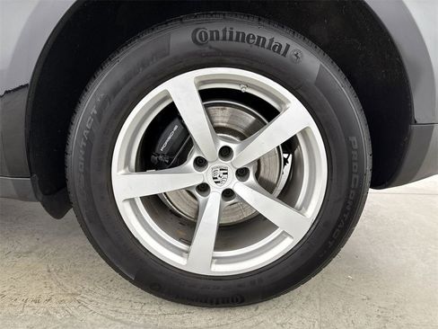 Certified 2021 Porsche Macan image 14