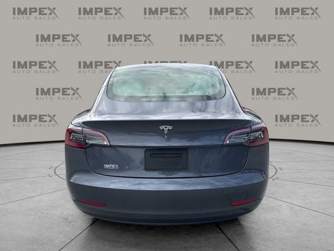 Used 2023 Tesla Model 3 Standard Range image 4