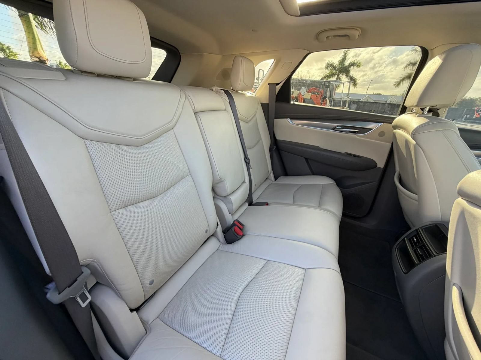 Used 2017 Cadillac XT5 Luxury w/ Driver Awareness Package FWD image 40