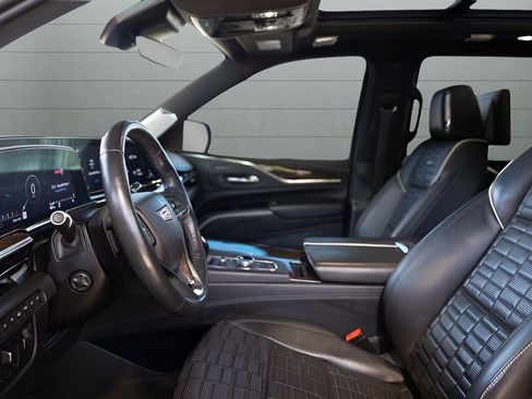 Used 2022 Cadillac Escalade Sport Platinum w/ LPO, ONYX Package AWD/4WD image 42