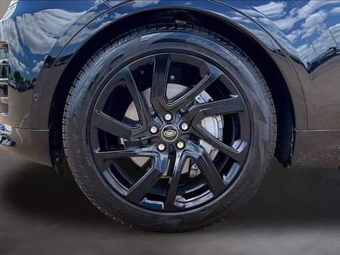 Certified 2025 Land Rover Discovery Dynamic SE AWD/4WD image 8