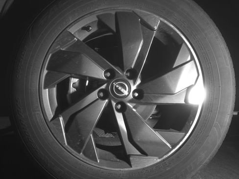 Used 2025 Nissan Rogue SV FWD image 12