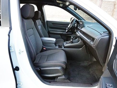 Used 2025 Honda CR-V Sport image 11