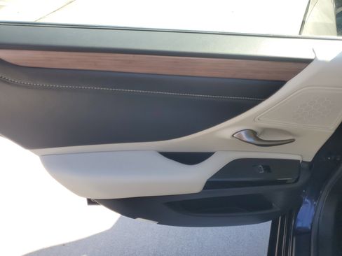 Used 2025 Lexus ES 350 w/ Premium Package image 18