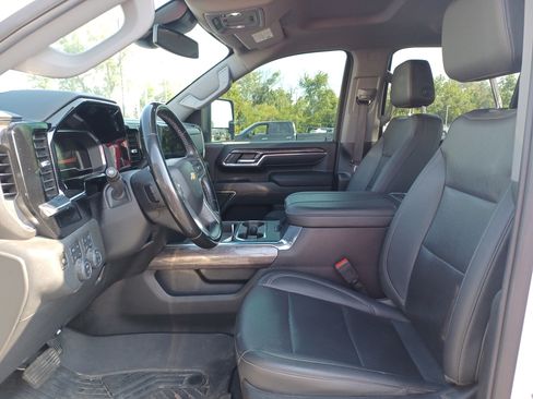 Used 2024 Chevrolet Silverado 3500 LTZ w/ LTZ Convenience Package AWD/4WD image 11