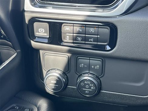 New 2026 GMC Yukon Denali w/ Sun & Power Step Package image 22