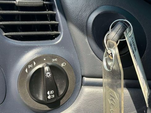 Used 2005 Porsche 911 Carrera image 26