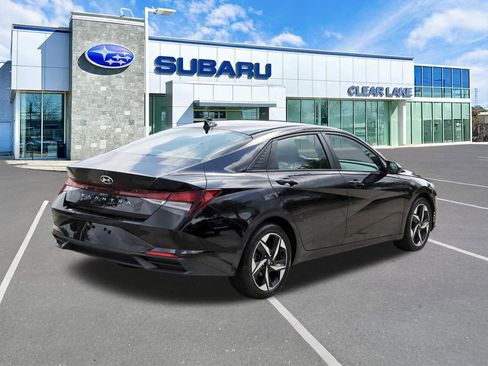 Used 2023 Hyundai Elantra SEL w/ Convenience Package image 6