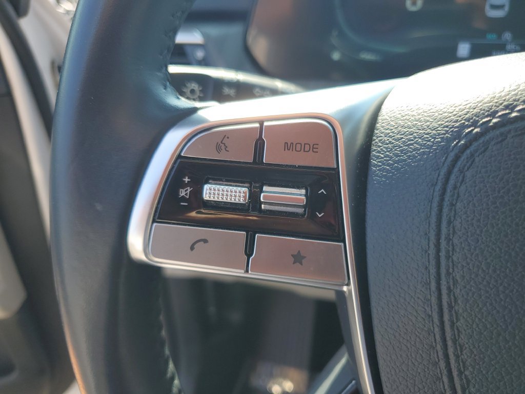Used 2024 Kia Telluride EX w/ EX Captain's Chair Package FWD image 13