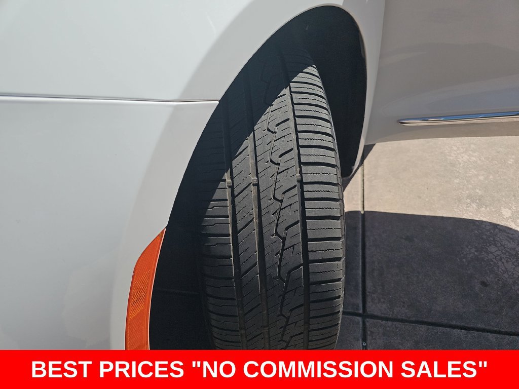 Used 2023 Chrysler Pacifica Limited FWD image 37