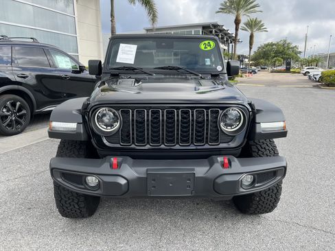Used 2024 Jeep Wrangler Rubicon AWD/4WD image 8