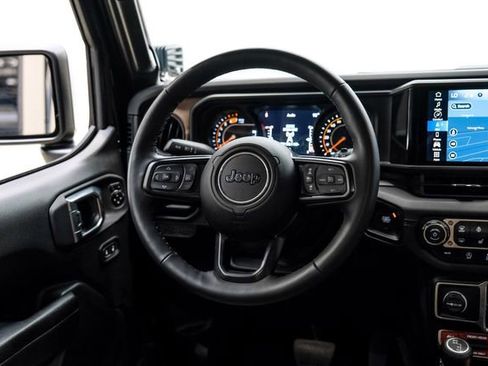 Used 2024 Jeep Wrangler Unlimited Rubicon w/ Technology Group AWD/4WD image 59