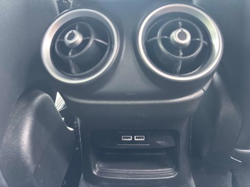 Used 2018 Alfa Romeo Stelvio Ti Sport image 16