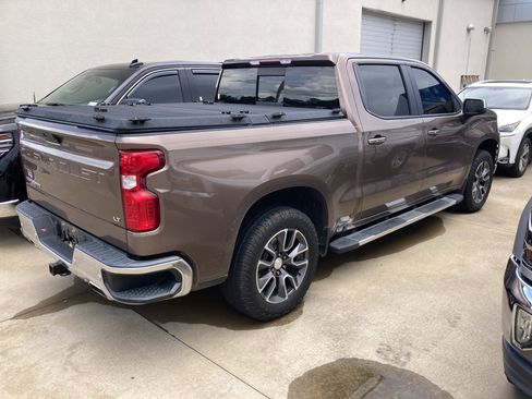 Used 2019 Chevrolet Silverado 1500 LT w/ All-Star Edition AWD/4WD image 2