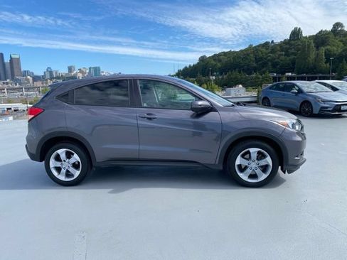 Used 2016 Honda HR-V EX image 2