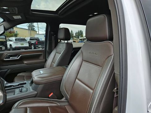 Used 2025 GMC Sierra 3500 Denali w/ Denali Reserve Package AWD/4WD image 6