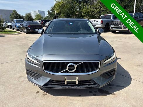 Used 2019 Volvo S60 T6 Momentum w/ Premium Package AWD/4WD image 2