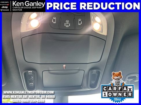 Used 2025 Chrysler Pacifica Limited FWD image 18