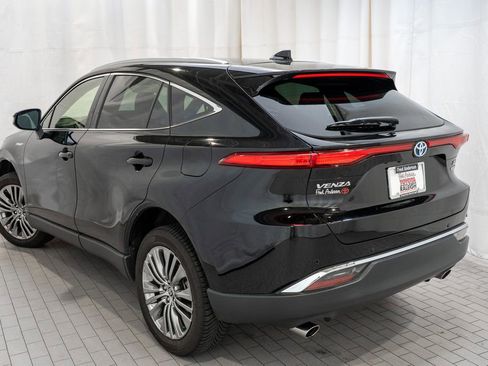 Used 2021 Toyota Venza XLE w/ Softex Package image 4