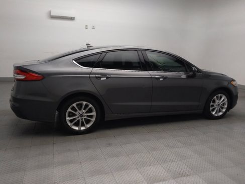 Used 2020 Ford Fusion SE image 10