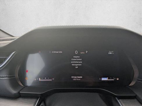 Used 2024 Jeep Grand Cherokee Limited RWD image 11