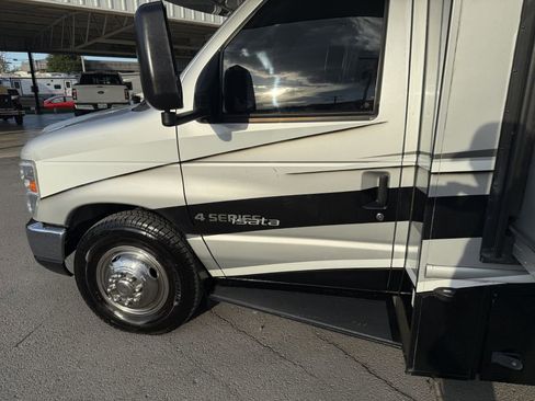 Used 2017 Ford E-450 and Econoline 450 Super Duty w/ Motorhome Prep Package RWD image 28