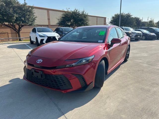 Used 2025 Toyota Camry SE FWD image 8