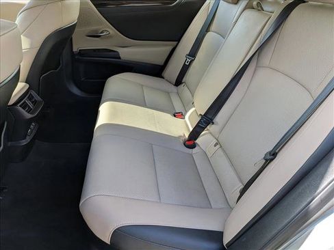 Used 2019 Lexus ES 300h image 20