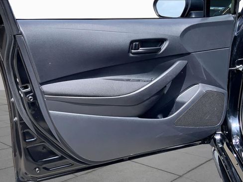 Used 2025 Toyota Corolla LE FWD image 21