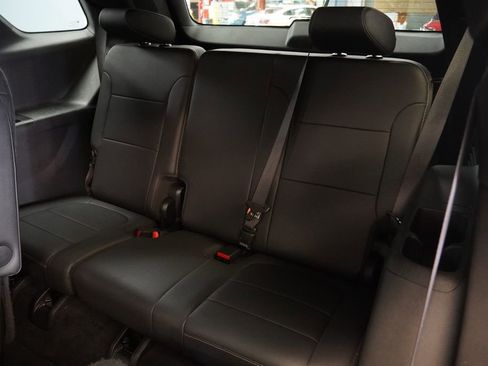 Used 2023 Chevrolet Traverse LT image 22