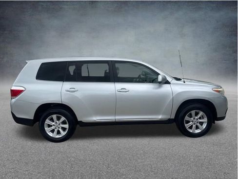 Used 2011 Toyota Highlander 2WD image 12