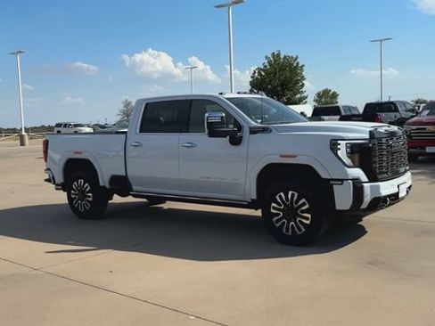 New 2026 GMC Sierra 2500 Denali Ultimate AWD/4WD image 2