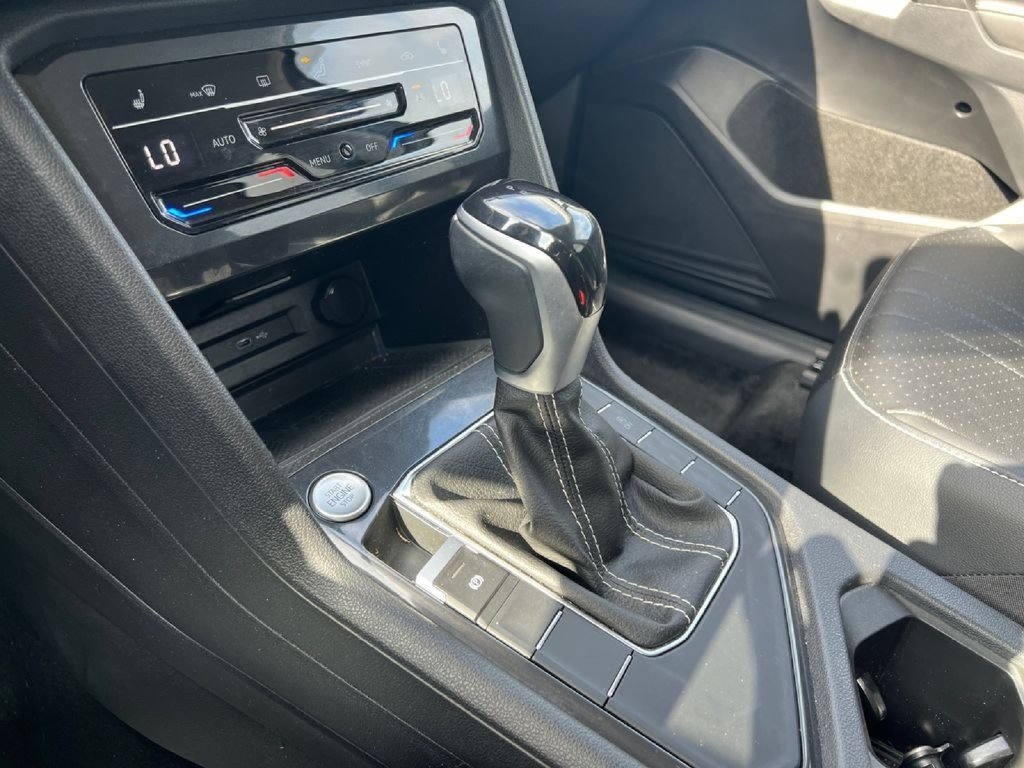 Used 2024 Volkswagen Tiguan SE FWD image 32