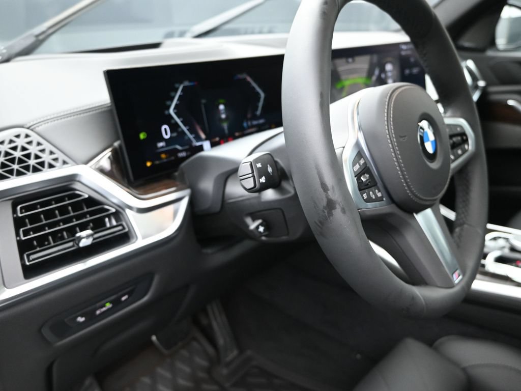 Used 2026 BMW X5 sDrive40i w/ M Sport Package RWD image 12
