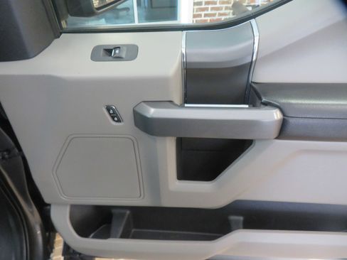 Used 2018 Ford F150 XLT w/ Equipment Group 301A Mid AWD/4WD image 25
