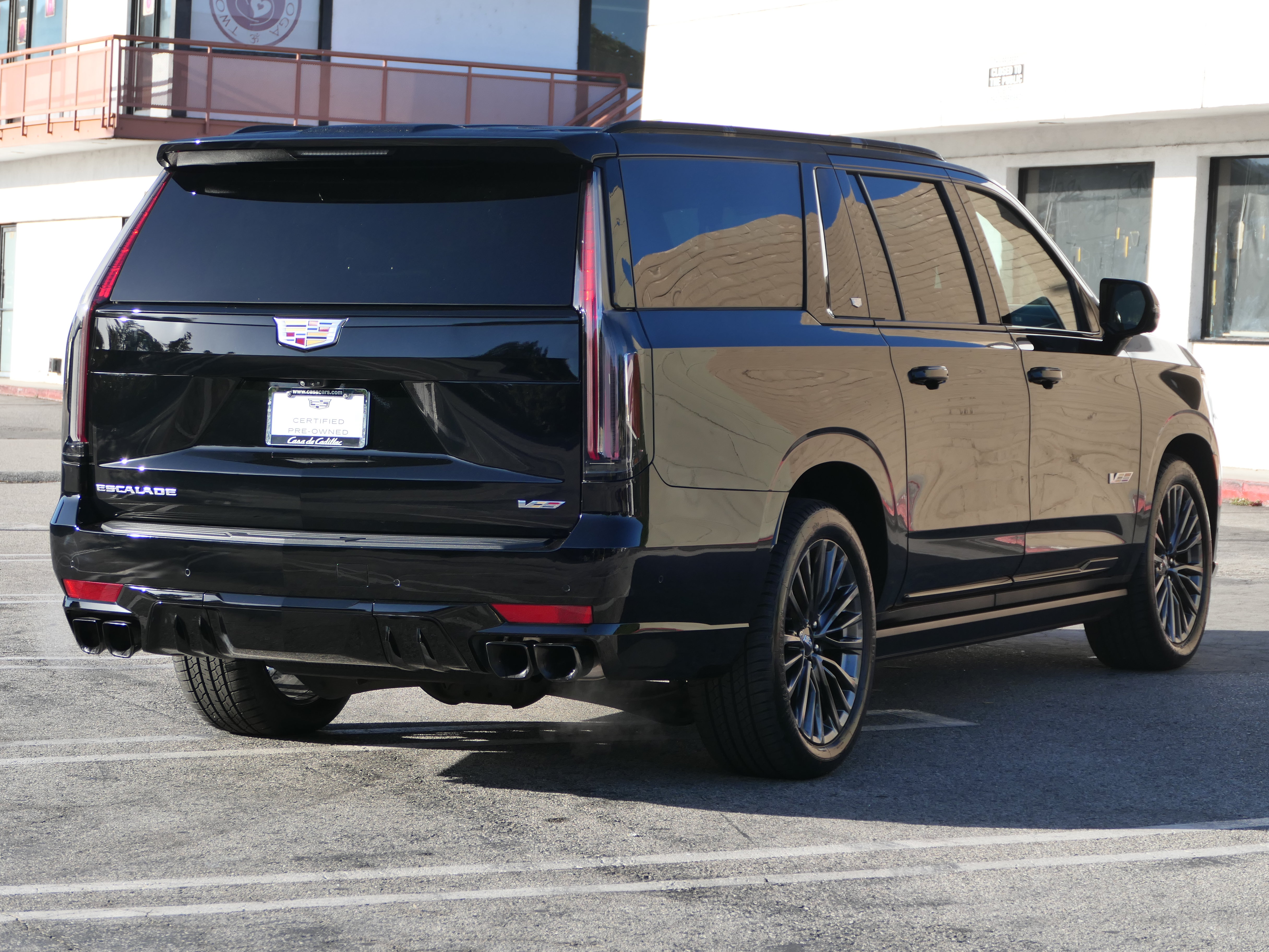 Used 2023 Cadillac Escalade ESV V AWD/4WD image 6